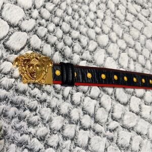 VERSACE Bondage Print
Reversible Palazzo Belt with Medusa Buckle
110